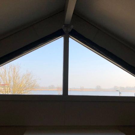Bed And Breakfast De Biesbosch - In 'T Riet Drimmelen Luaran gambar
